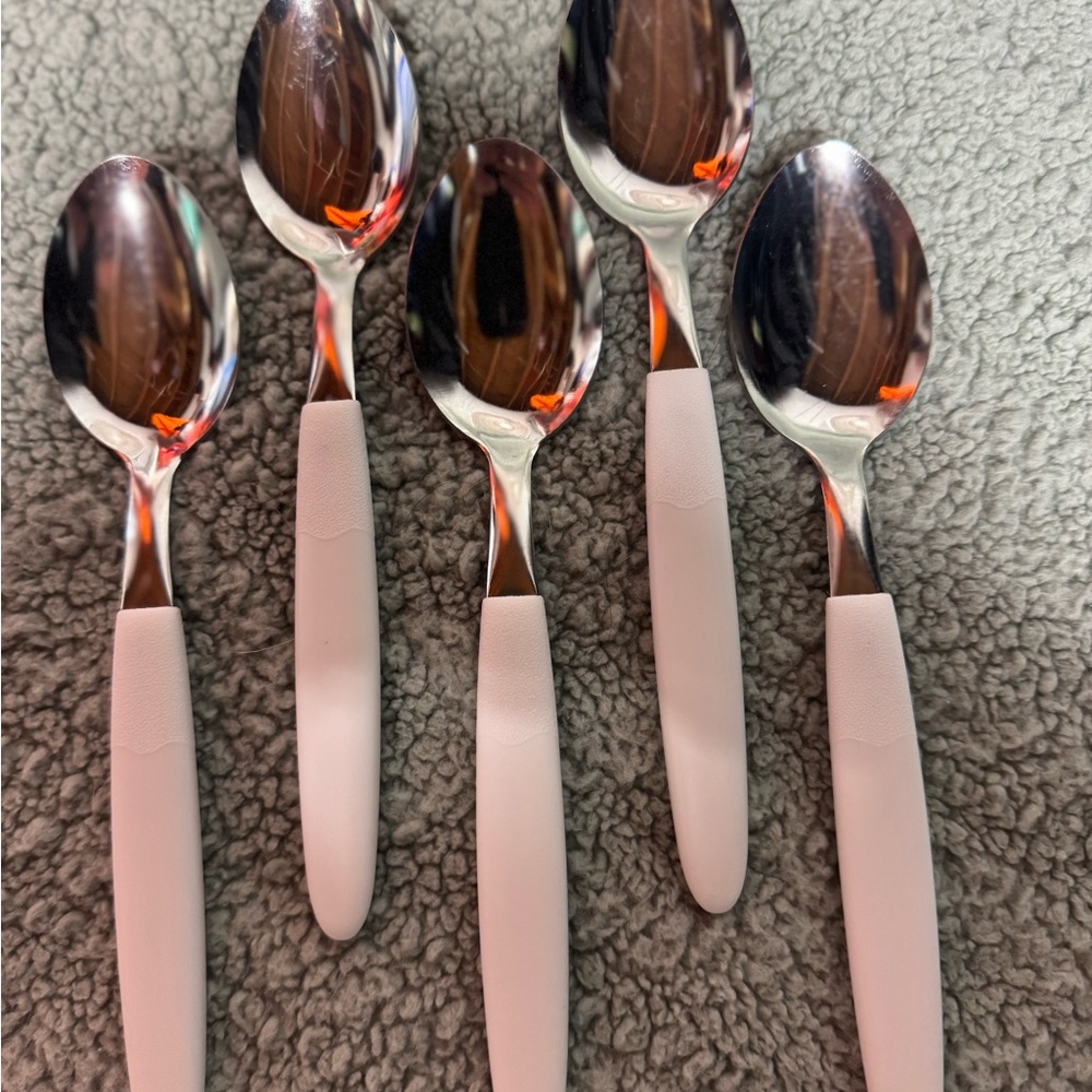 Elegant White Dinner Spoons Set